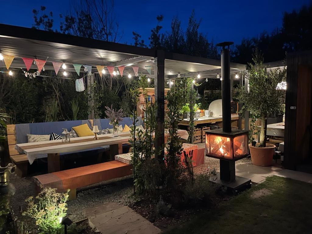 Dragonfly Glamping Spa Retreat Ashford  Exterior photo